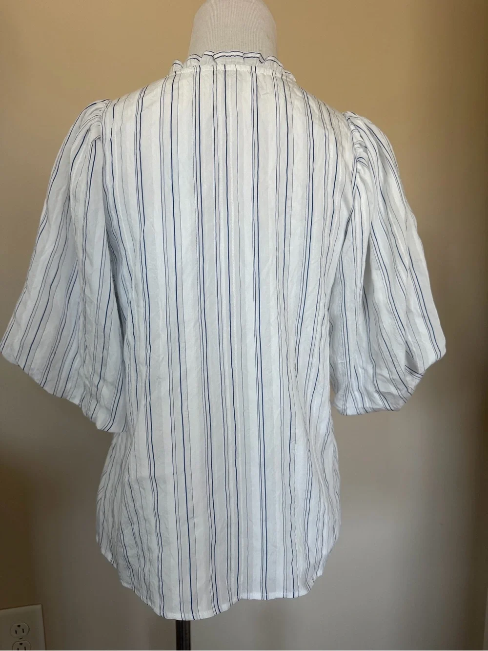 New-Ann Taylor pinstripe puff shoulder pullover blouse top-XS